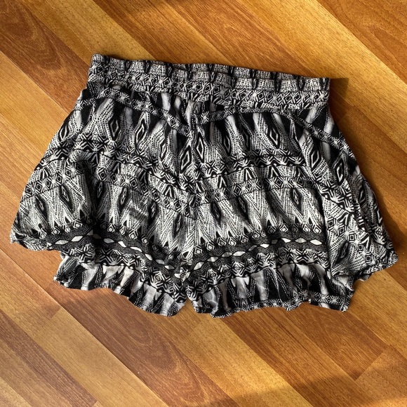 FLOWY SHORTS/SKORT - Picture 4 of 6